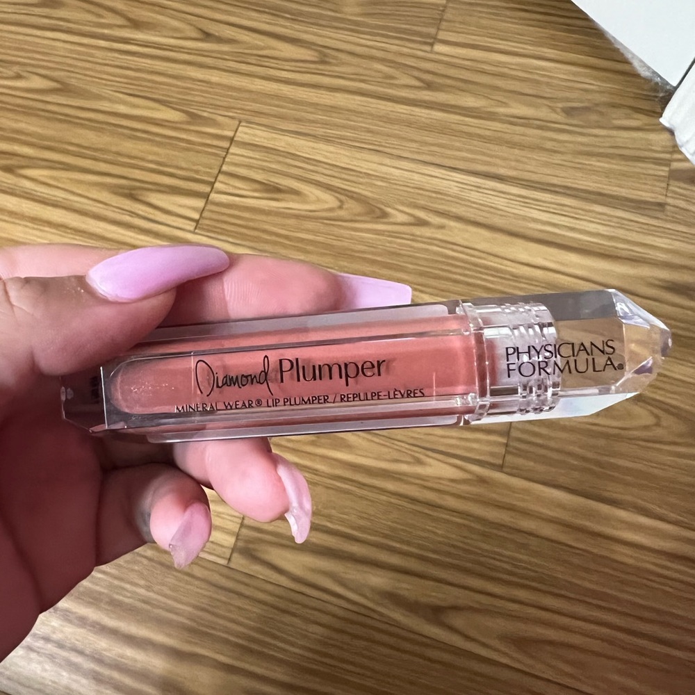 Diamond lip plumper
